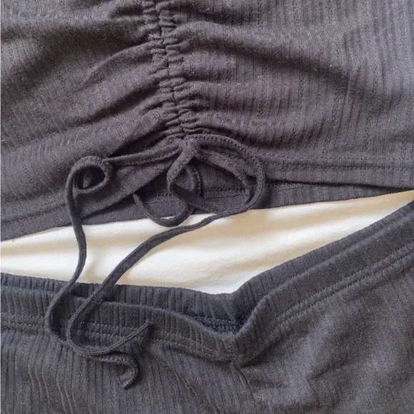 SHEIN Black Ribbed Ruched Crop Top & Shorts Lounge Set - Picture 7 of 7